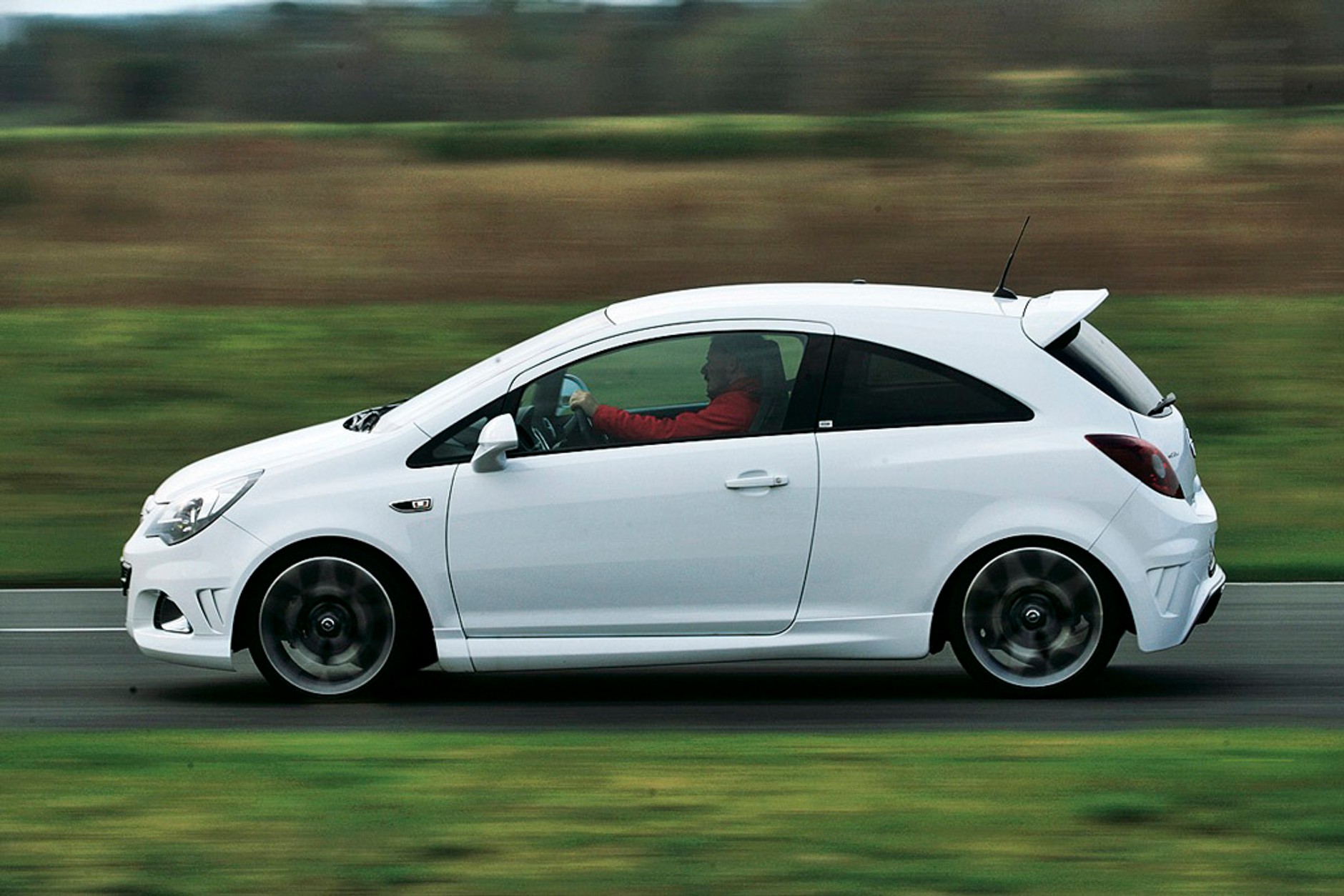 Porównanie miejskich GTI: Clio RS kontra Peugeot 208 GTI, Polo GTI, Fiesta ST i Corsa OPC