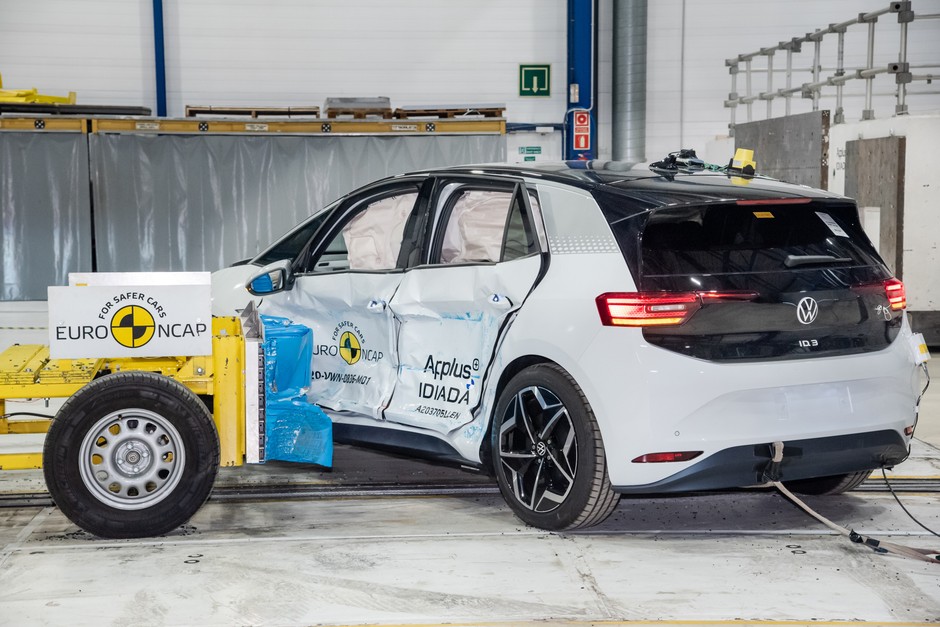 Volkswagen ID.3 rozbity przez Euro NCAP.