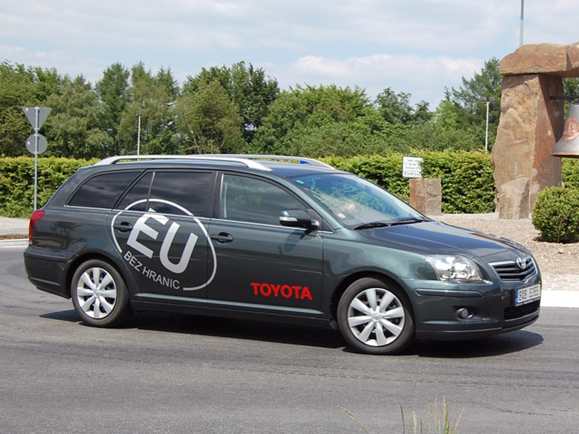 Niecodzienny test Toyoty Avensis: 16 krajów w 24 godziny