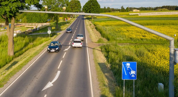 Kamera błysnęła na czerwono. Czy to oznacza, że dostanę mandat?