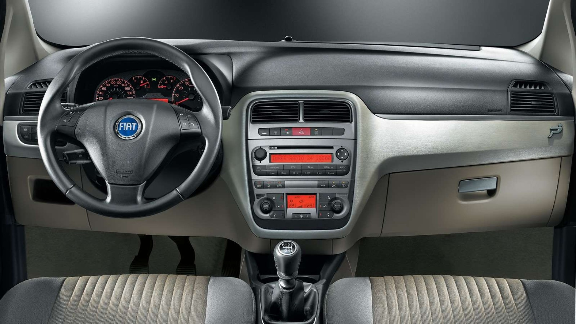 Grande Punto był w swoim czasie jednym z najtańszych hatchbacków w segmencie B. Jako że auto dodatkowo sporo traci na wartości, dzisiaj stanowi atrakcyjną ofertę z rynku wtórnego.