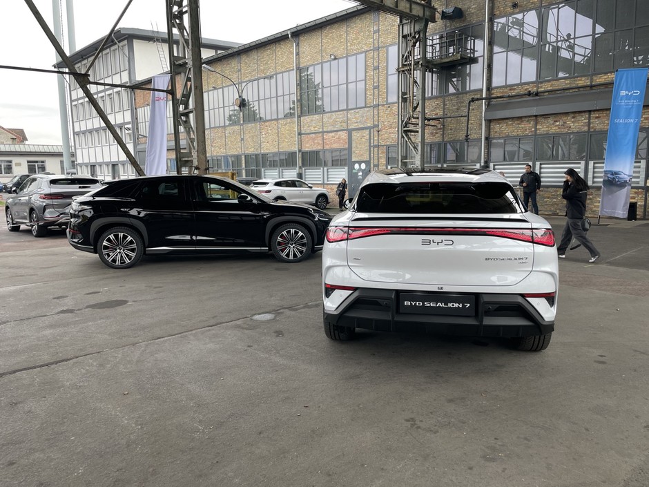 BYD Sealion 7