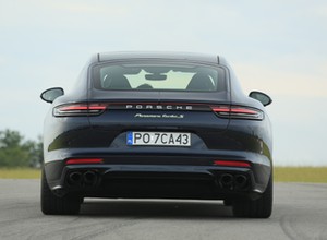 Porsche Panamera Turbo S E-Hybrid – co z tą masą? | TEST