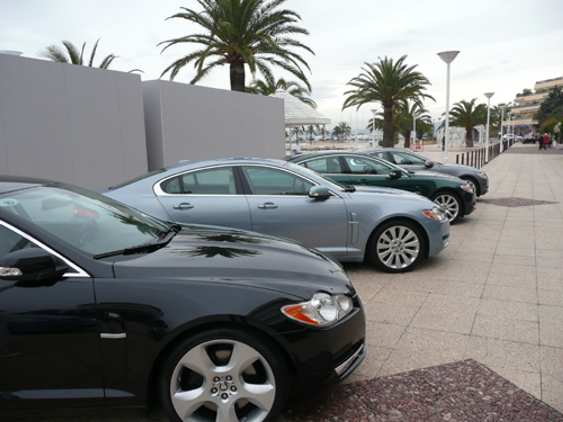 Jaguar XF 4.2 V8 Supercharged - Wybuchowa Mieszanka