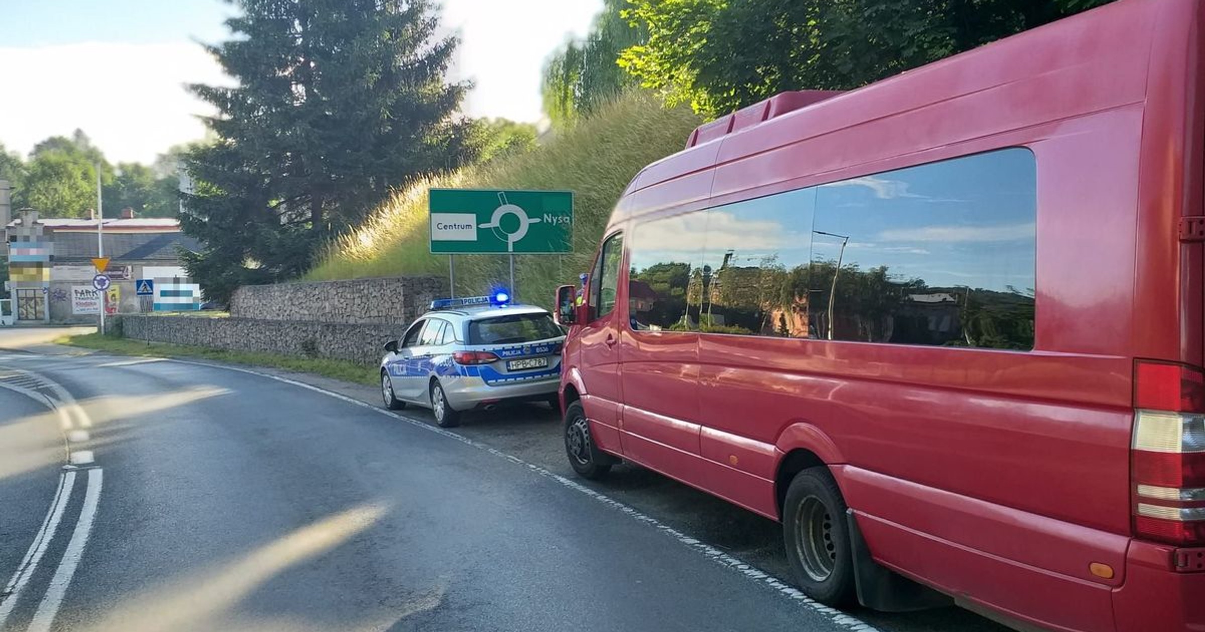 Policjanci prowadzili specjalne działania. Wtedy nadjechał bus
