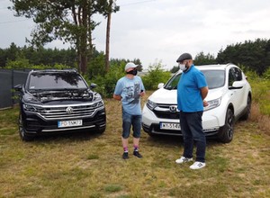Auta bez ściemy - Volkswagen Touareg 3.0 TDI kontra Honda CR-V Hybrid