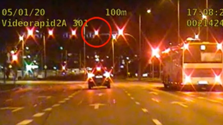 Trzy razy na czerwonym przed policyjną kamerą