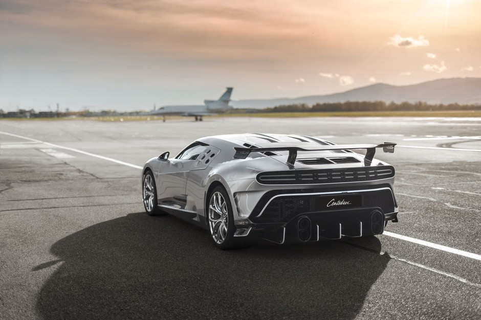 Bugatti Centodieci podczas dynamicznego testu fabrycznego