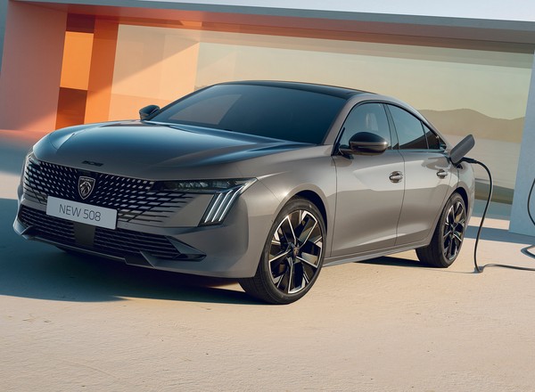 Nowy Peugeot 508. Po liftingu dostał jeszcze więcej "kłów"