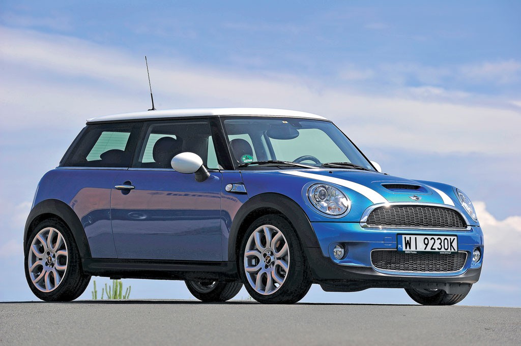 Cooper S jest szybki, zwrotny i pewnie się go prowadzi, szczególnie na zakrętach