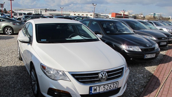 Szukamy aut z ogłoszenia: Passat CC bez przebiegu ale bity