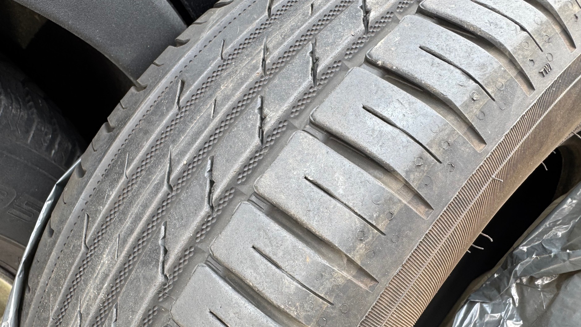 5-letnie opony wyprodukowane w fabryce w Finlandii