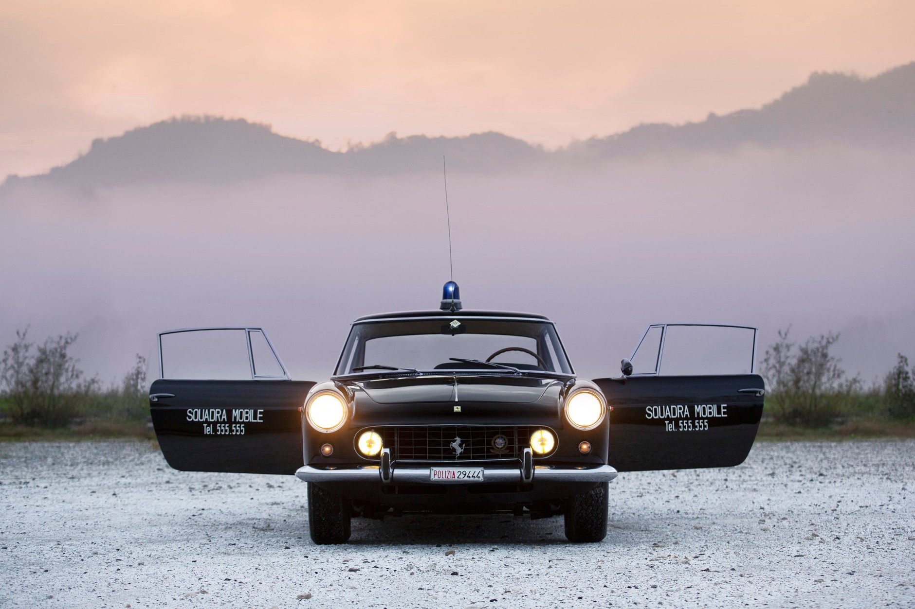 Ferrari 250 GTE 2+2 Squadra Mobile
