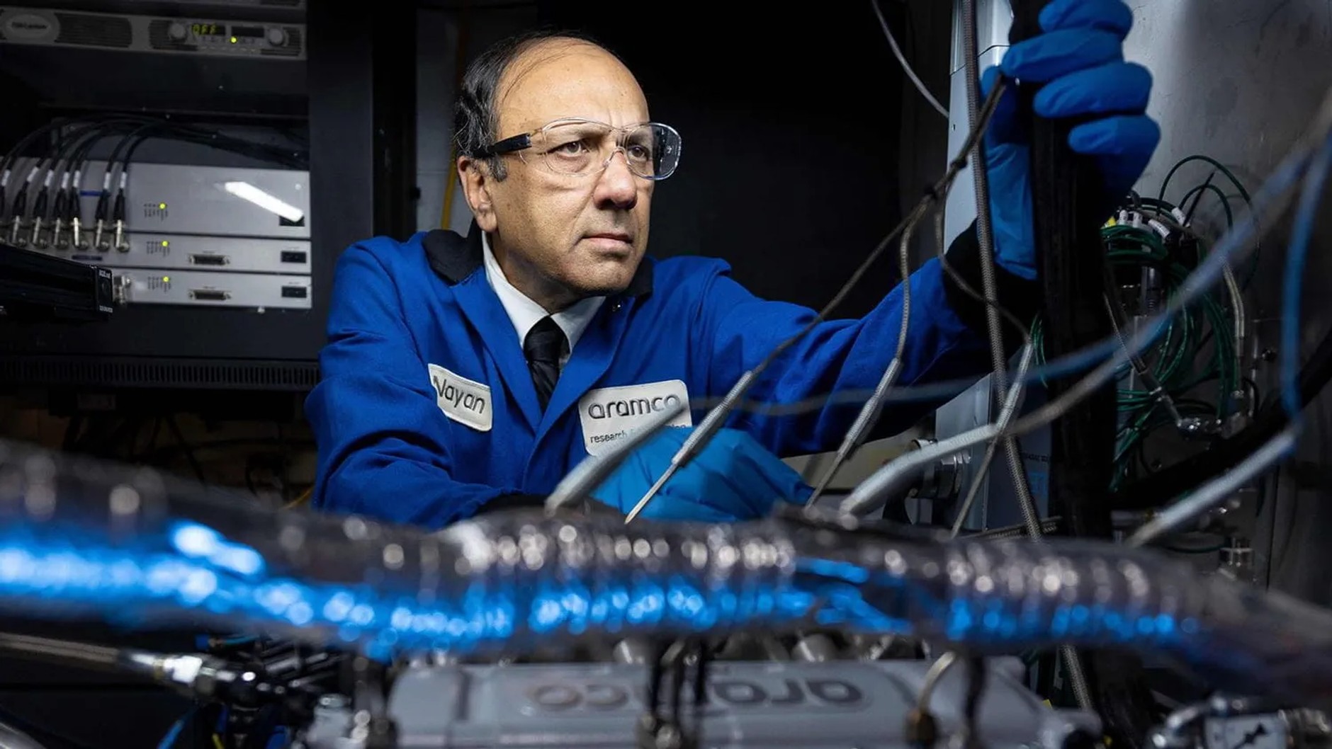 Nayan Engineer w ośrodku badawczym Aramco Americas Detroit Research Center, gdzie opracowano koncepcję silnika