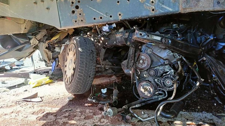 Zderzenie z ciężarówką. Kierowcy Citroëna  nic się nie stało. Cud?