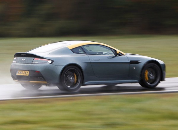 Aston Martin Vantage N430 - Sir muscle car
