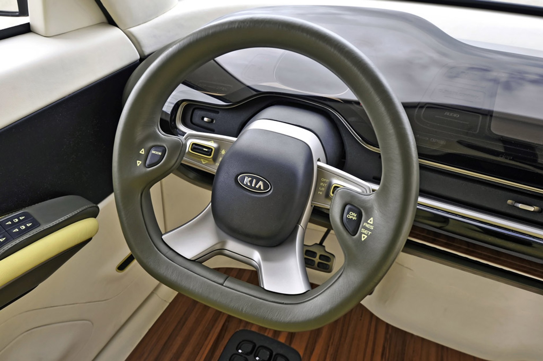 KIA KV7: nowa koncepcja przestrzeni