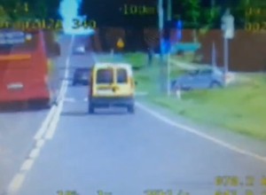 Policjanci przystopowali kierowcę autokaru. Dorzucili mu jeszcze mandat i punkty karne
