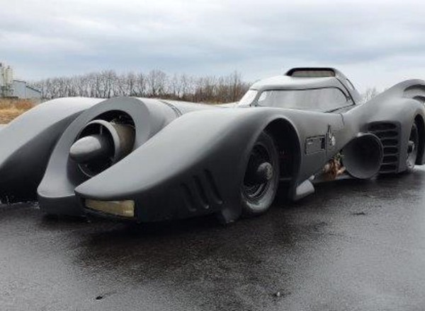 Batmobil, DeLorean z "Powrotu do przyszłości" i Ectomobile Pogromców Duchów na sprzedaż