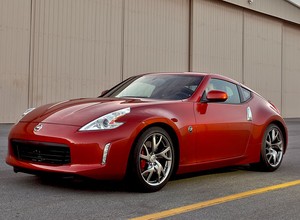 Nissan 370Z po faceliftingu przyjedzie do Paryża