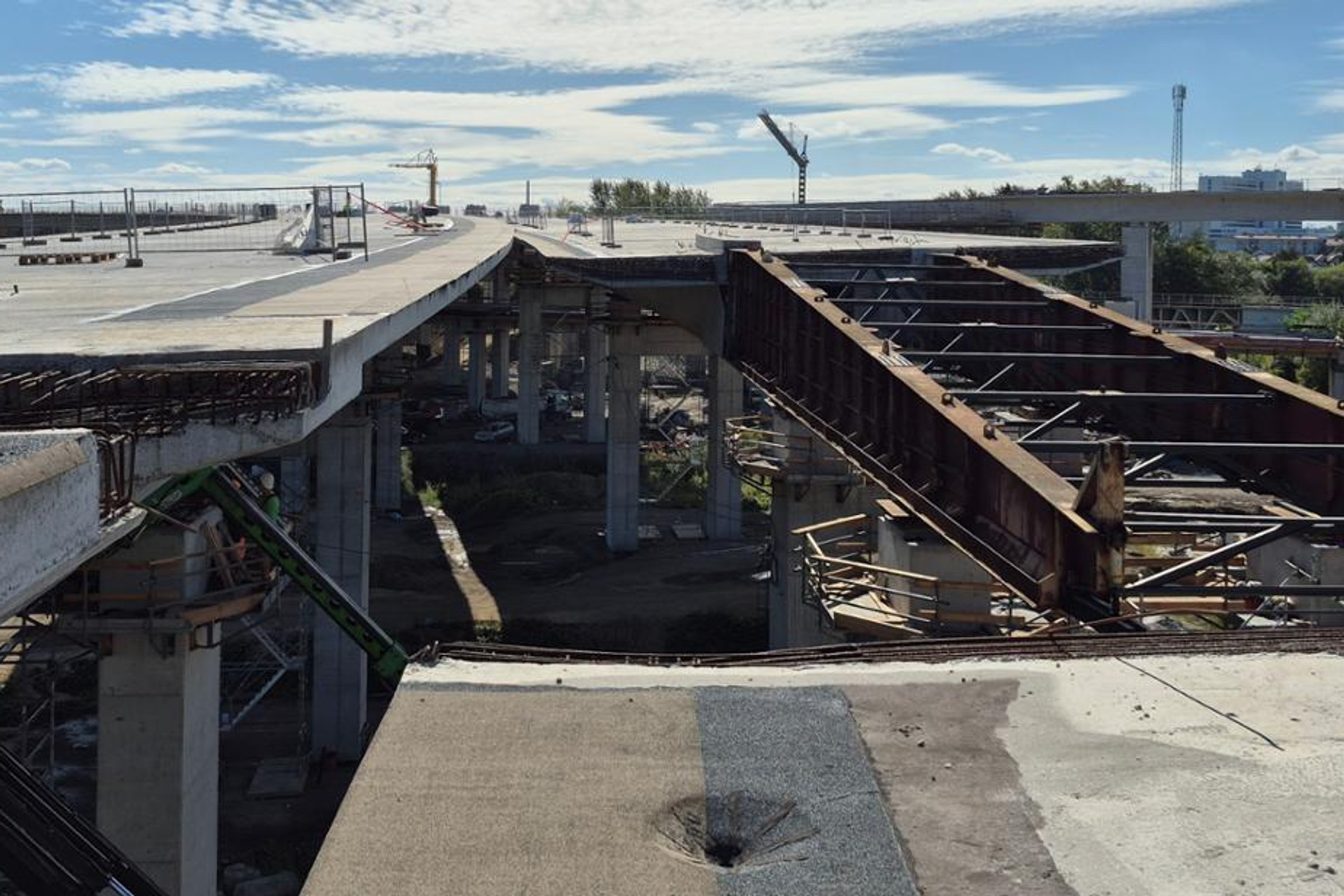 W Krakowie trwa budowa estakady na trasie S7. Zakończyli najważniejszy etap