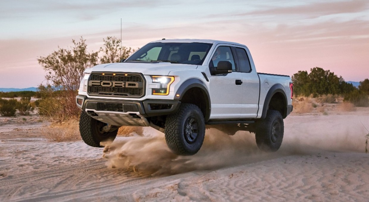Ford F-150 Raptor daje pokaz swoich możliwości