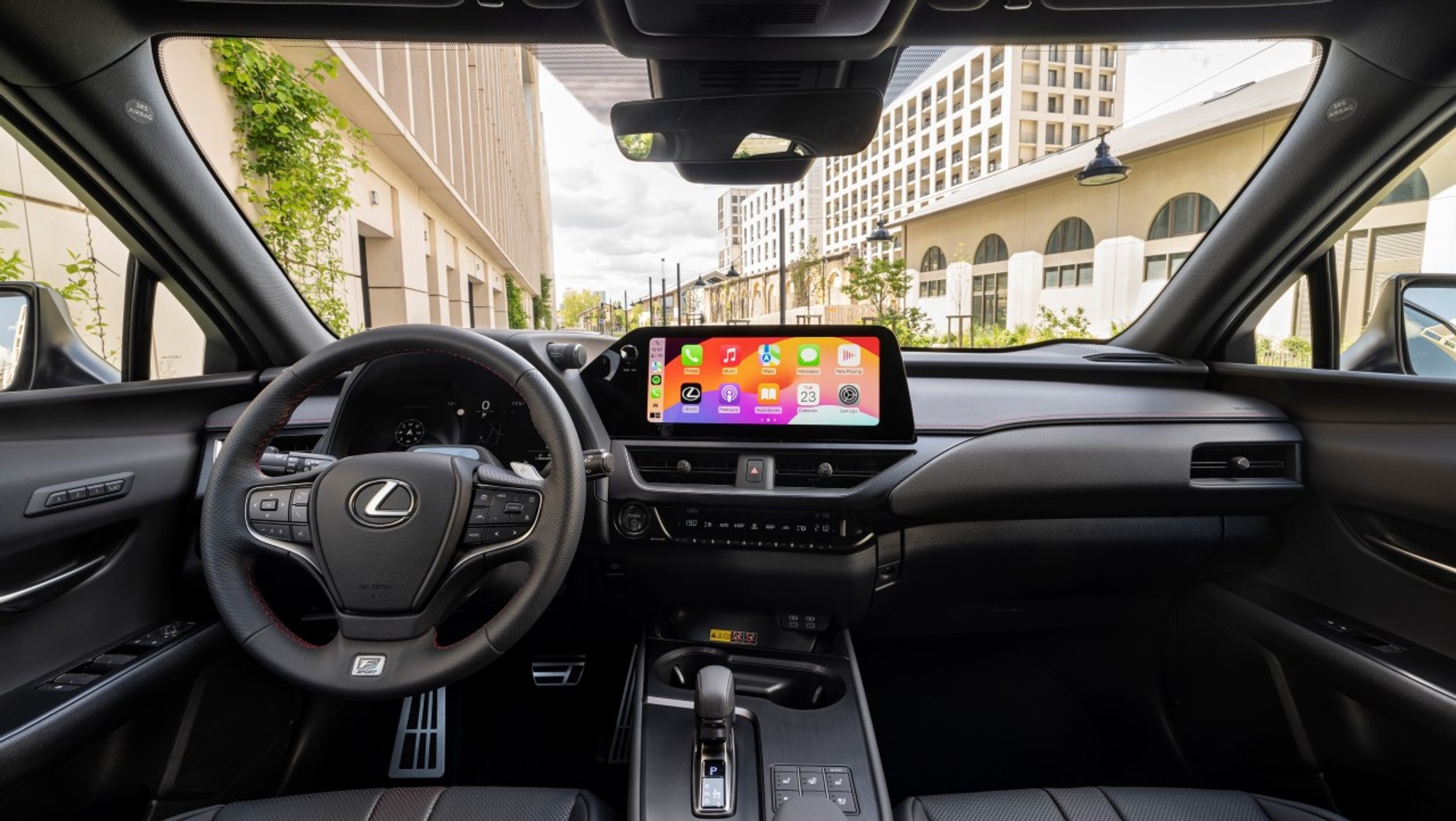 Lexus UX 2024