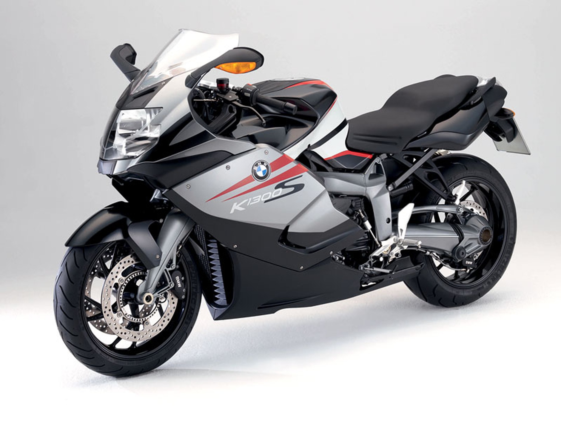 BMW Motorrad 2009: K 1300 S, K 1300 R, K 1300 GT (3x wideo HD!)