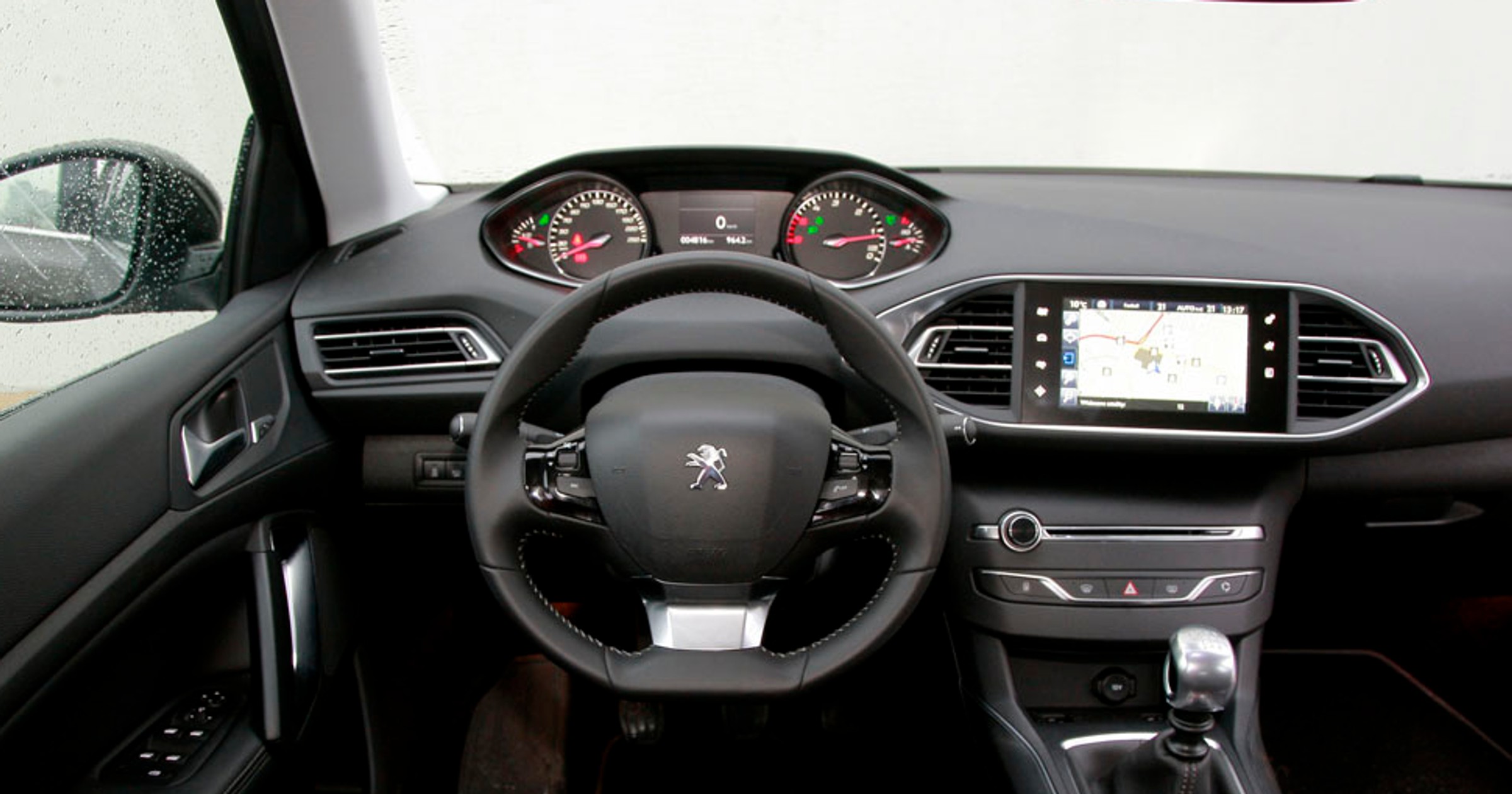 W korku z Peugeotem 308. Dzień czwarty - wnętrze