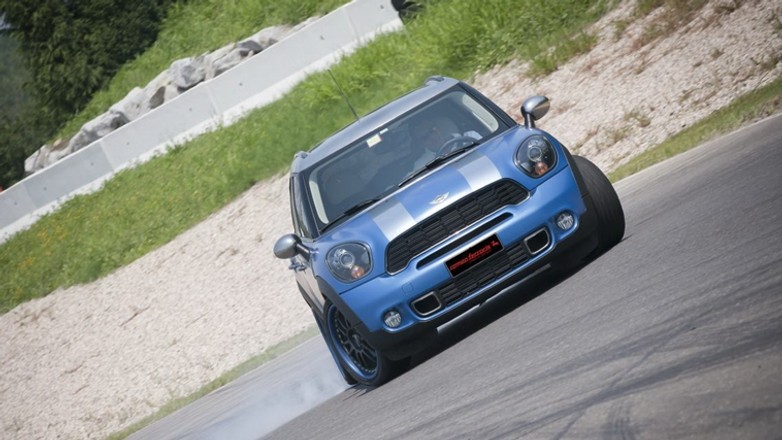 Mini Countryman od Ferrari