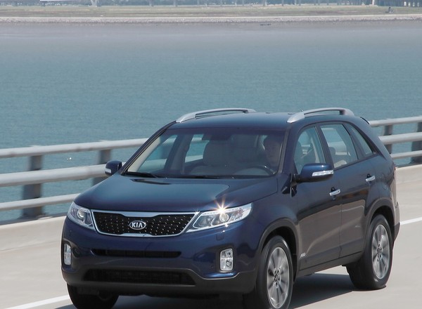 Zmodernizowana Kia Sorento na jesieni