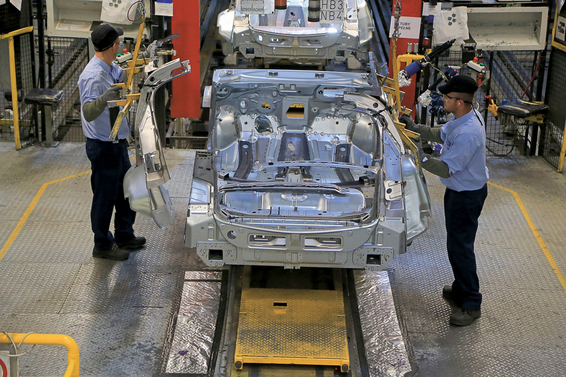 Fabryka Opla w Gliwicach: etapy produkcji Astry na wydziale karoserii