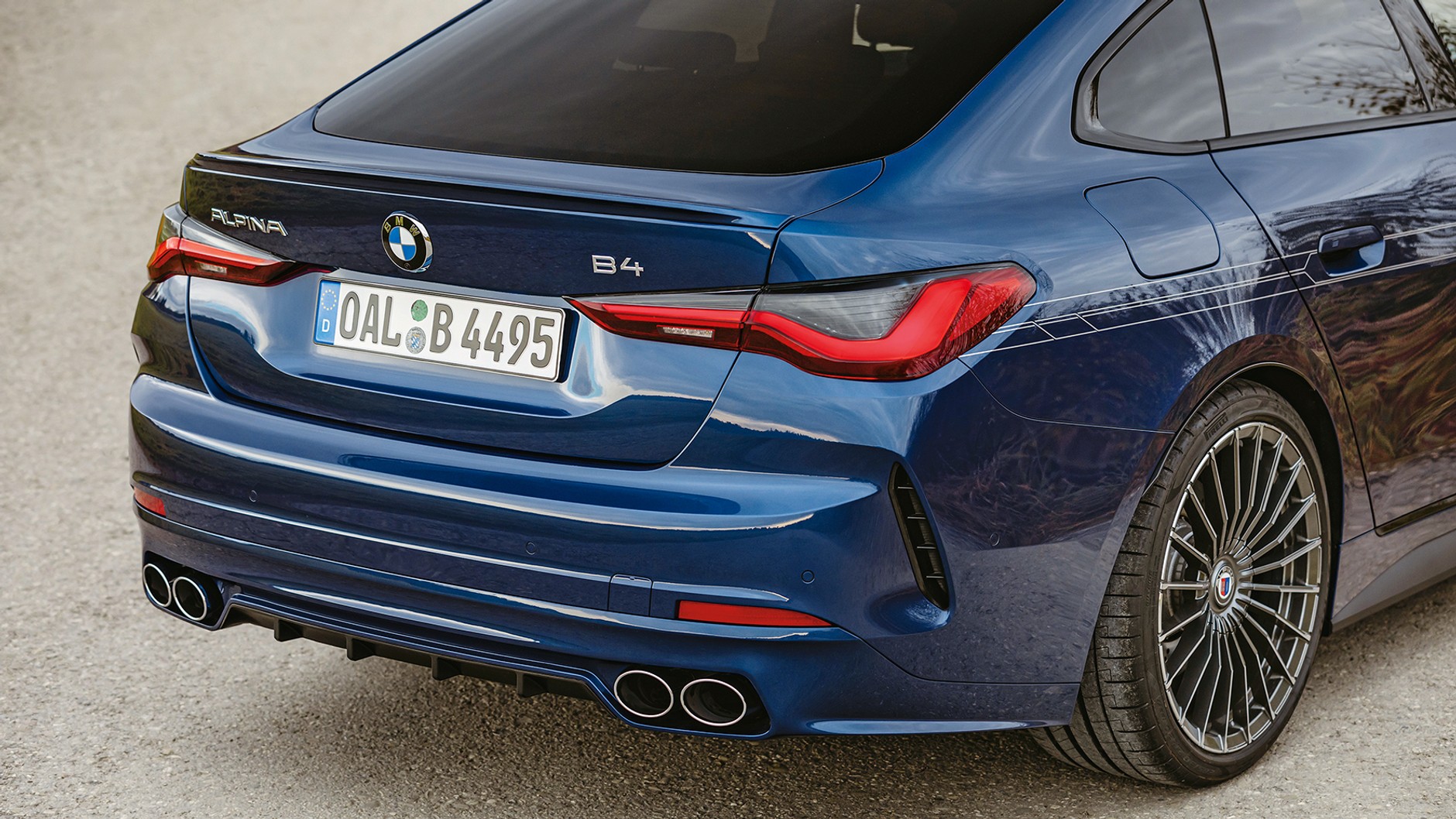 Układ wydechowy Gran Coupé z dwiema podwójnymi końcówkami wydaje subtelne dźwięki