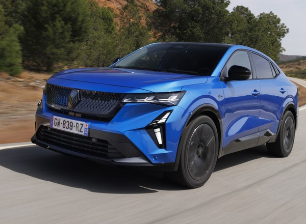 Polskie ceny Renault Rafale. Oto ile kosztuje 300-konny hybrydowy SUV coupe