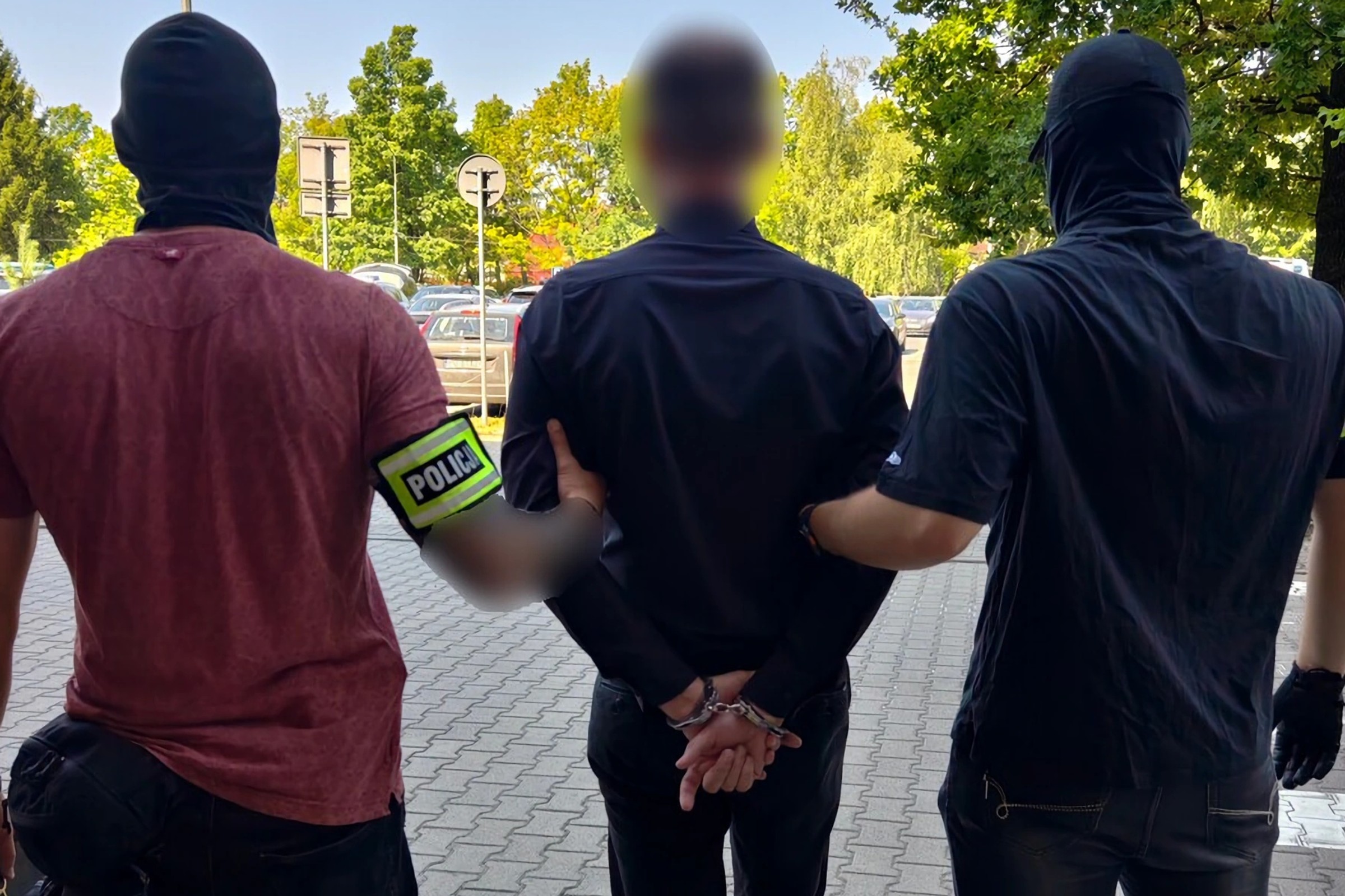 Alarm na stacji paliw w Swarzędzu. Zgłosił, iż znalazł bombę w baku swojego Audi