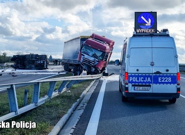 Policjanci chwalą kierowców. Wzorowe zachowanie na drodze [WIDEO]