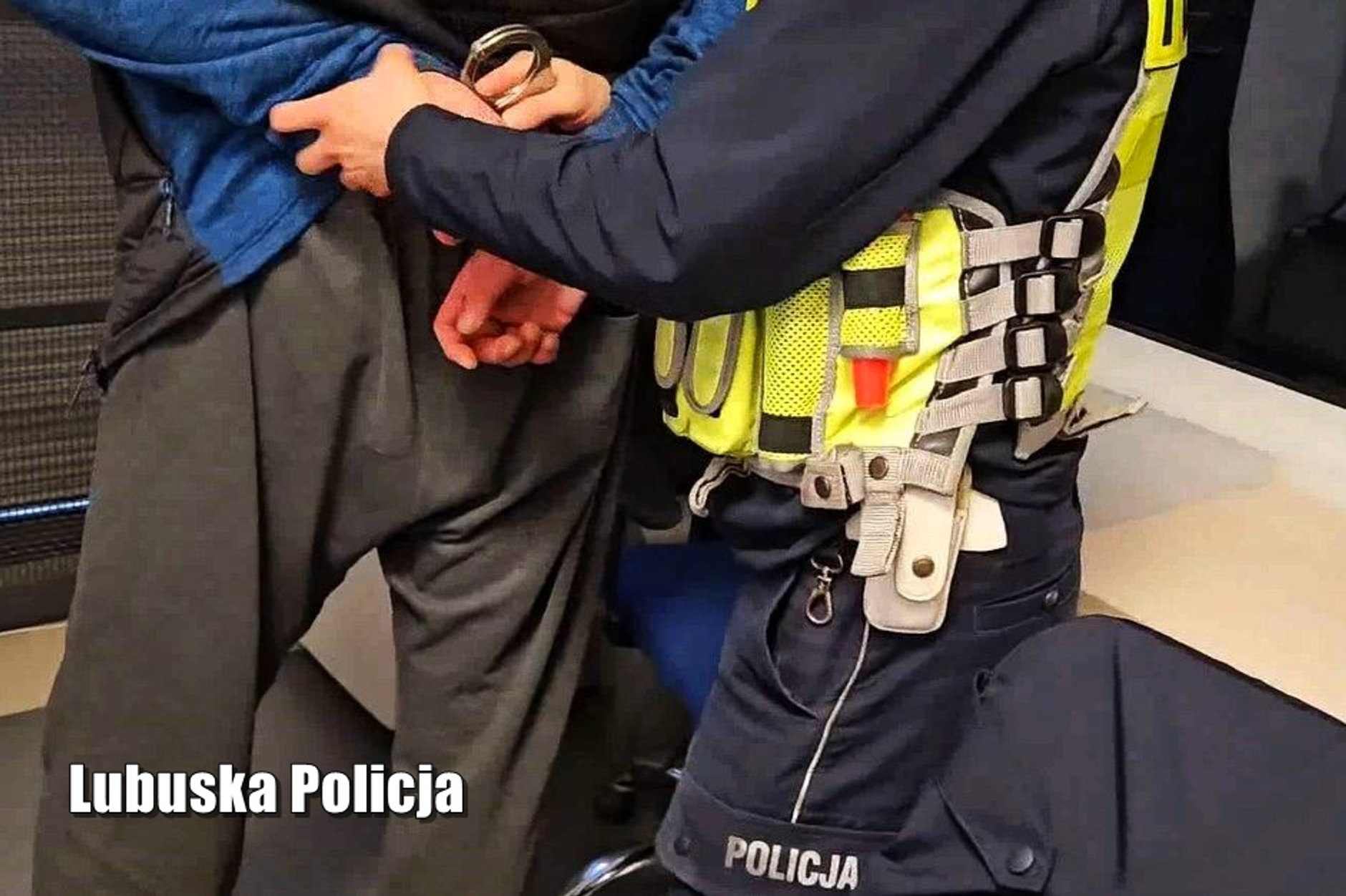 Policjanci z Krosna zatrzymali dostawczaka. Tego podczas rutynowej kontroli drogowej na pewno się nie spodziewali