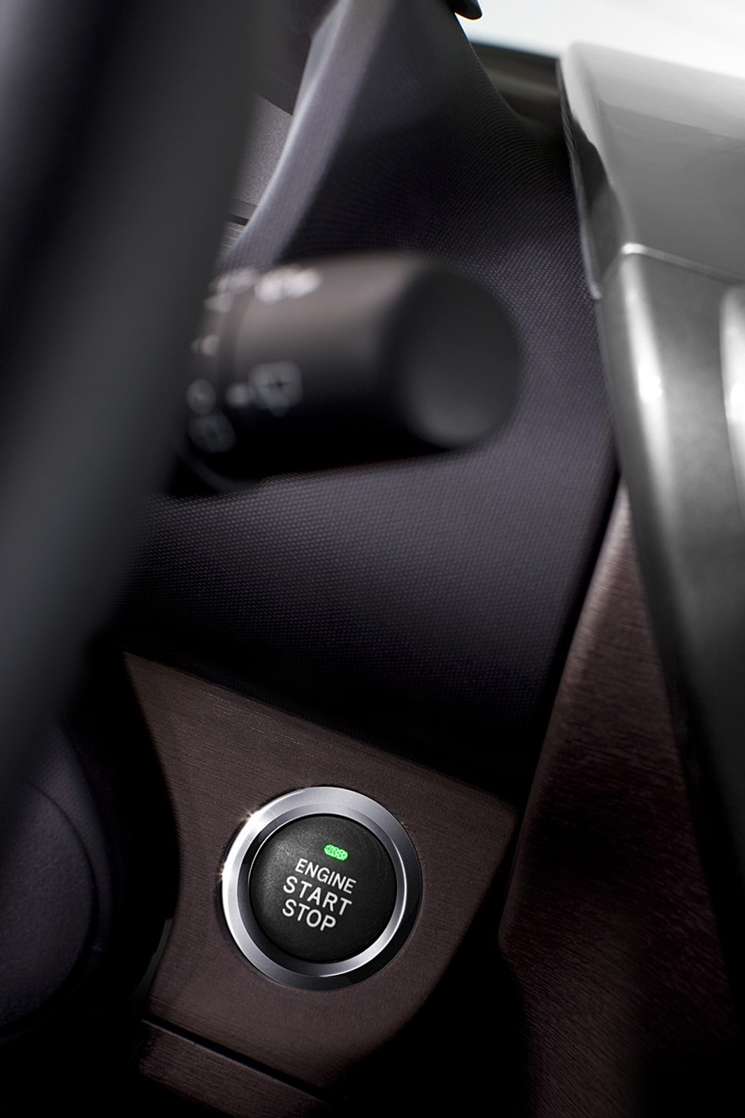 Toyota iQ: sześć nowinek technicznych zwiększających kabinę pasażerską