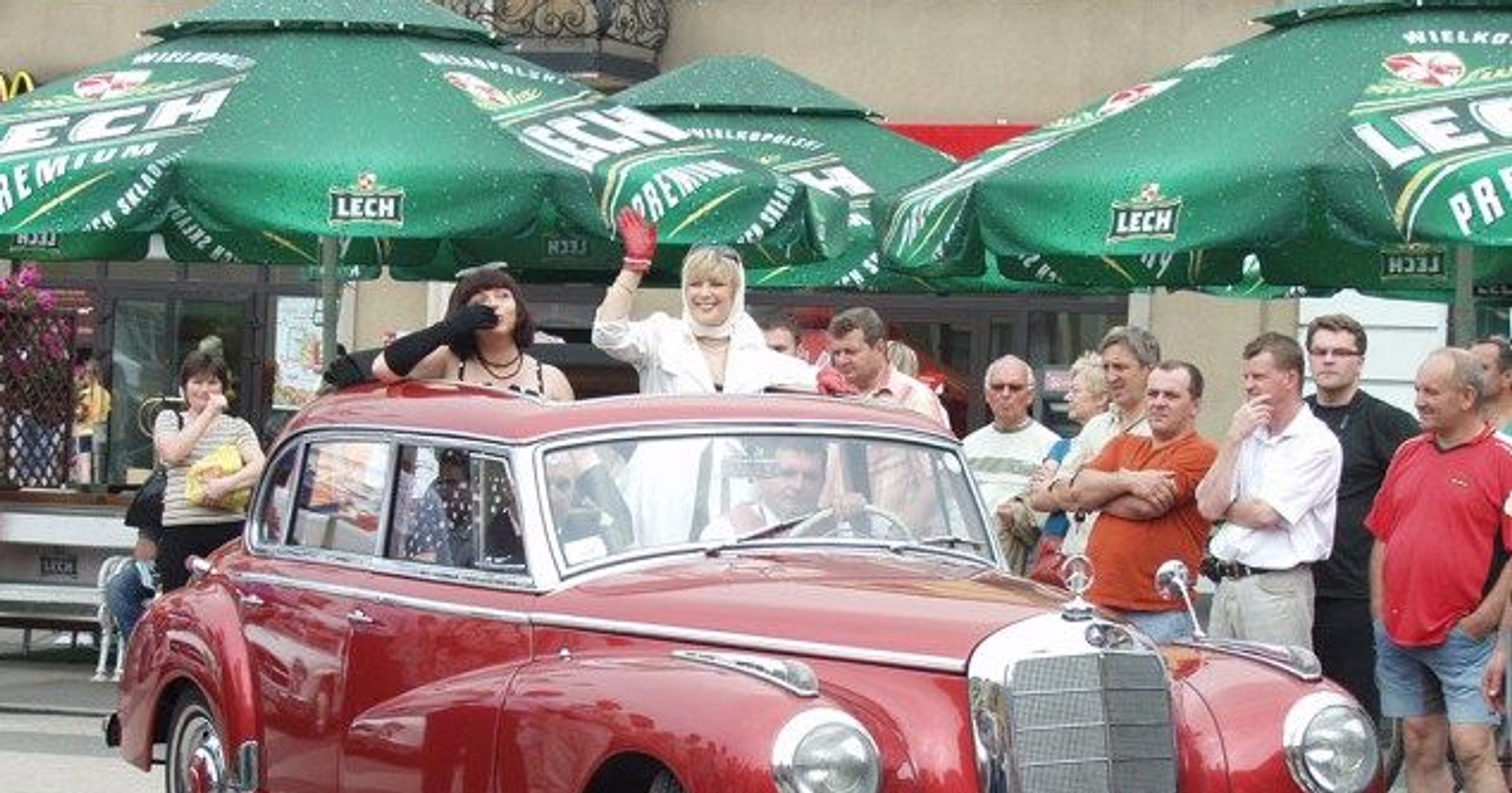 100 zabytkowych Mercedesów w Wilanowie