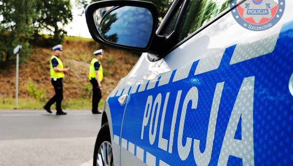 Samochód wpadł do Odry w Szczecinie. W akcję zaangażowano nurków