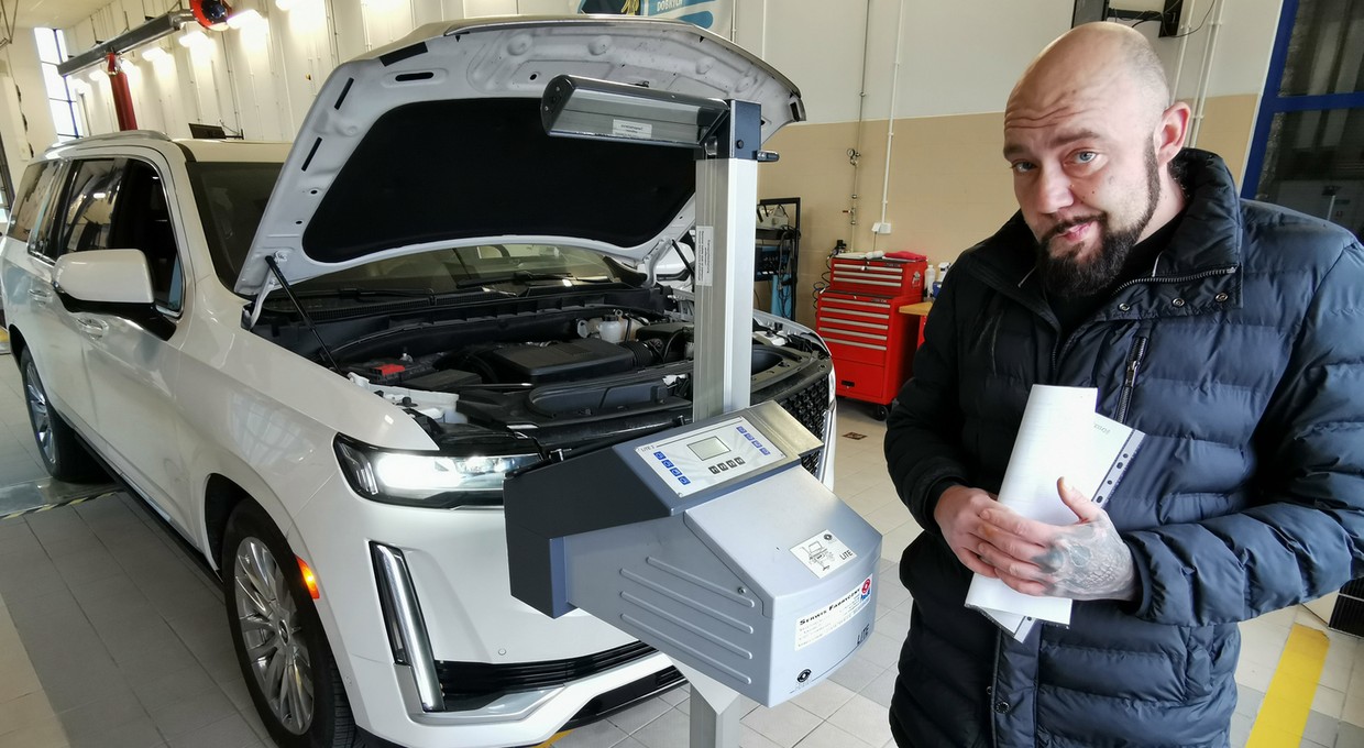 Kupił nowego Cadillaca. "Bez szans na zaliczenie badań technicznych"