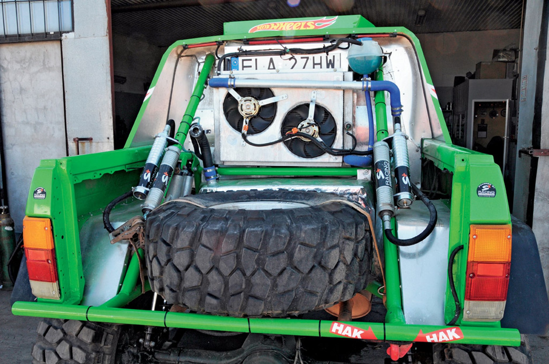 Nissan Patrol teamu Hot Wheels