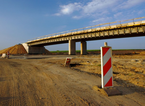 Ważna przygraniczna autostrada w końcu w budowie. Opóźnienia sięgają 2 lat