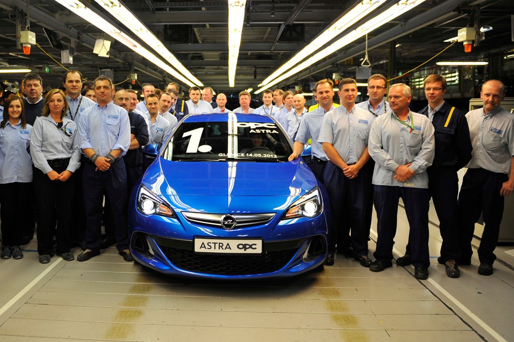 Opel rozpoczął produkcję Astry OPC w Gliwicach