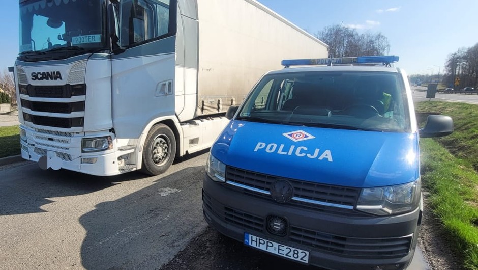 https%3A%2F%2Fbielsko-biala.policja.gov.pl%2Fka2%2Finformacje%2Fwiadomosci%2F381059%2CChcial-oszukac-tachograf-stracil-prawo-jazdy.html__%7B%22meta%5Bproperty%3D%5C%22og%3Aimage%5C%22%5D%22%3A%22content%22%2C%22.ceraBox%22%3A%22src%22%2C%22.img-responsive%22%3A%22src%22%7D