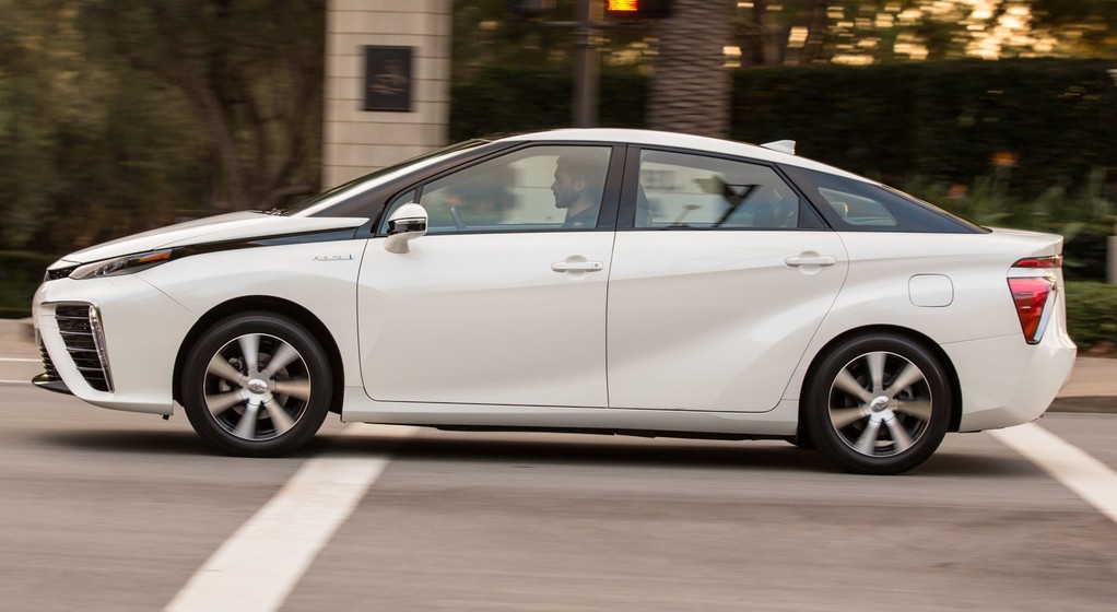 Toyota Mirai (pierwsza generacja; 2014-2020)