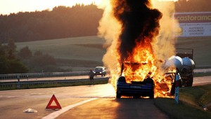 Auta płoną częściej, niż myślisz! Najczęstsze przyczyny pożarów