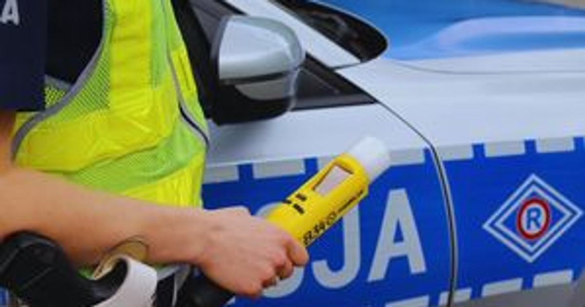 W tym stanie zdecydował się na jazdę na motorowerze. Policjanci nie puścili mu tego płazem