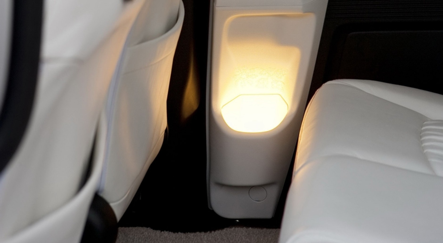 Które auto ma tak odjechane kołpaki?