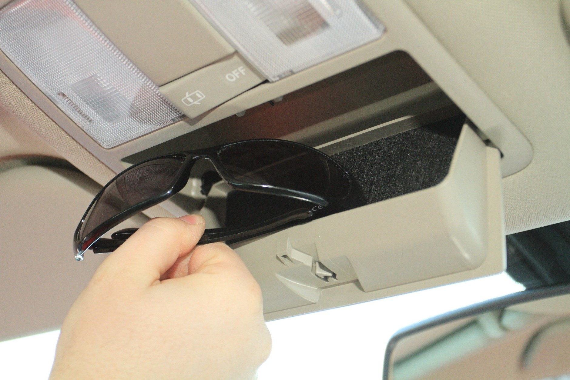 Okulary przeciwsłoneczne nie zawsze dobrze sprawdzają się gdy słońce wisi tuż nad horyzontem.